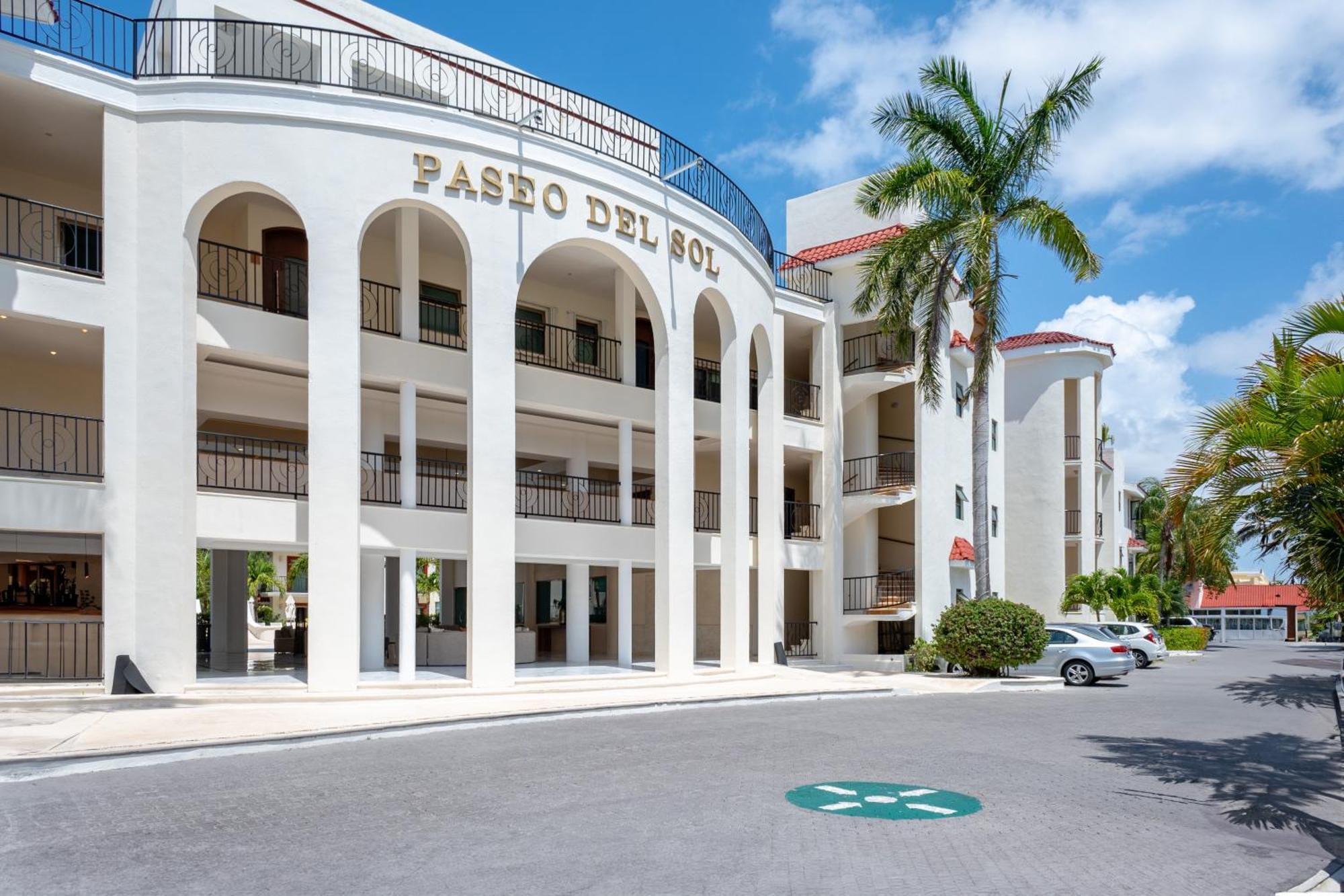Paseo Del Sol Condohotel By Bvr Playa del Carmen Exterior foto